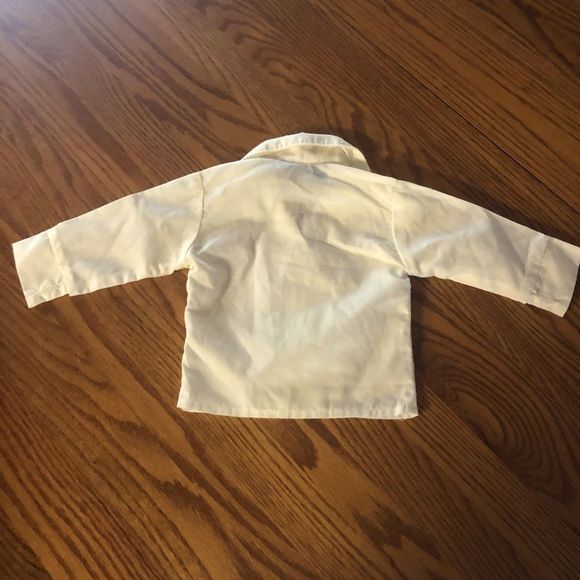 6/$20 Just Darling Collection cream button up dress shirt size 6 mo - Picture 2 of 2